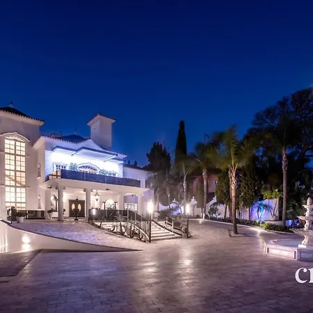 Luxury El Martinete, Frontline Puerto Banus Villa Marbella