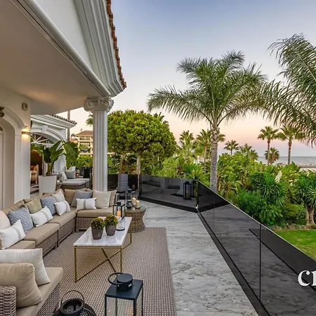 Villa Luxury El Martinete, Frontline Puerto Banus *